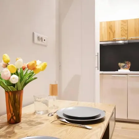 Charmant Studio Au Coeur Des Batignolles * Paris